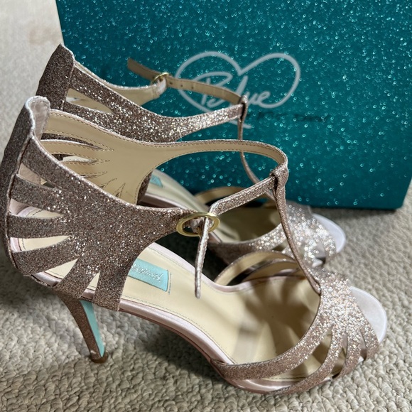 Blue by Betsey Johnson Tee Champagne wedding sandals - Picture 5 of 10